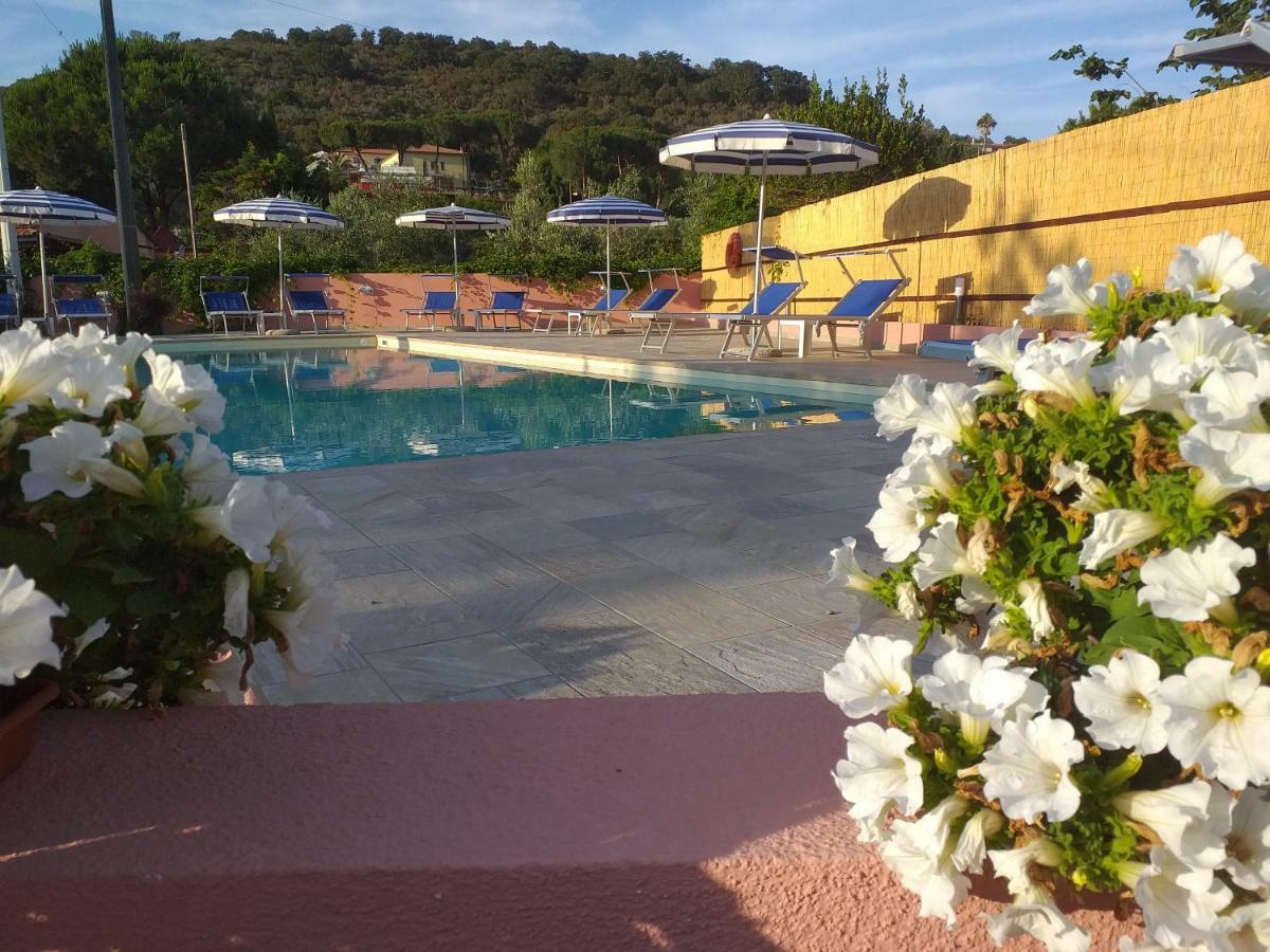 Elbaloves Appartaments Villa Capoliveri  Extérieur photo